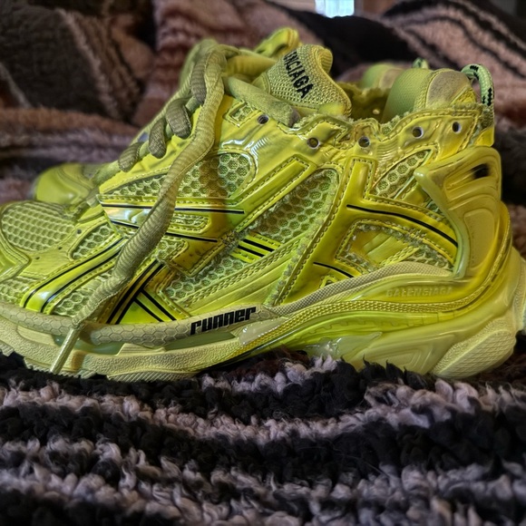 NWOB Balenciaga Runner Fluo Yellow/Black Size 36 - Picture 5 of 14